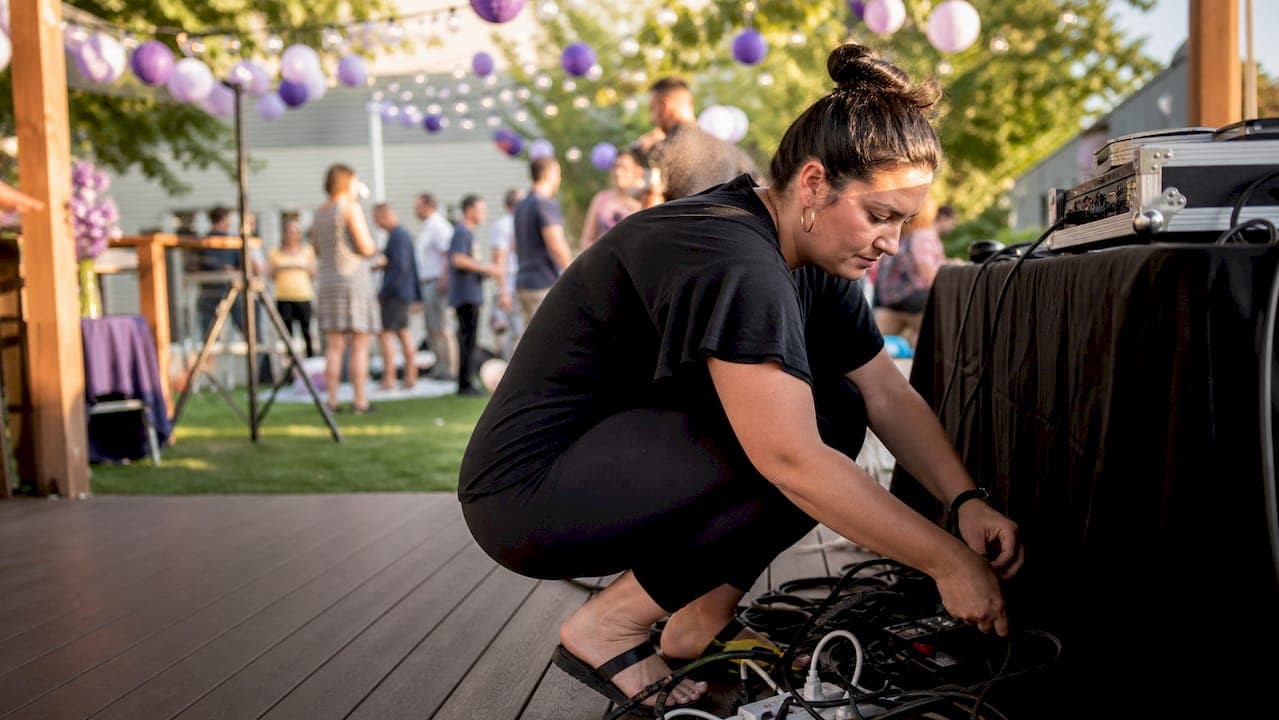 How to Book Entertainment for a Private Party